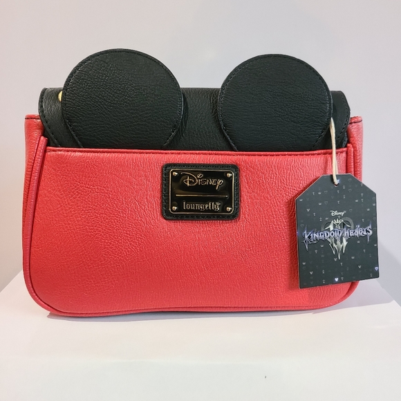 loungefly bag storage